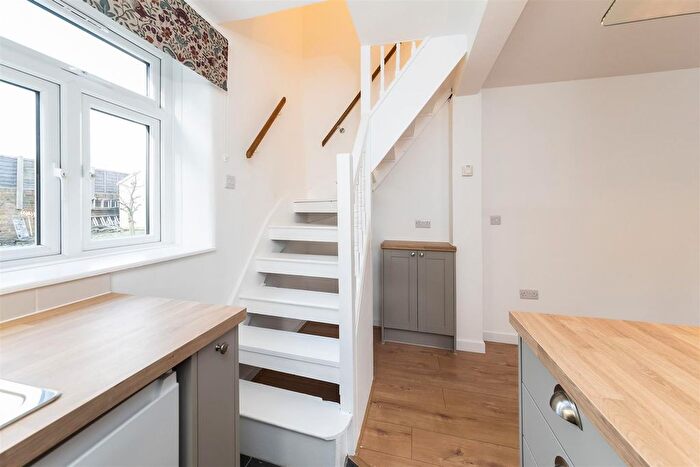 2 Bedroom Cottage To Rent In High Street, Kidlington, OX5