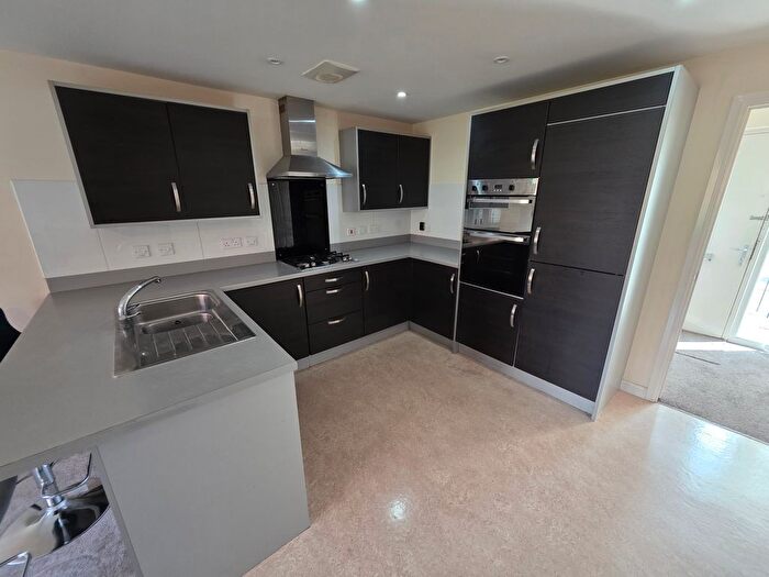 4 Bedroom Property To Rent In Wood Street, Bristol, BS34