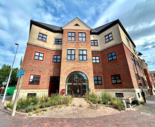 1 Bedroom Apartment To Rent In Soverieign Quay, High St, Hull, HU1