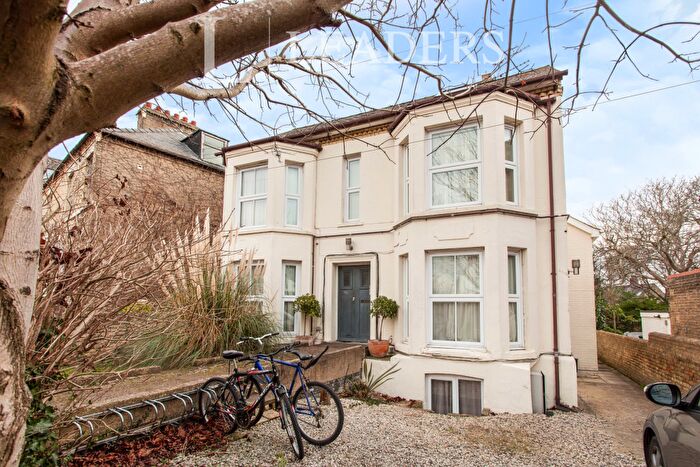 1 Bedroom House To Rent In Milton Road, CB4