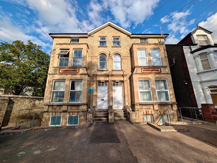 2 Bedroom Flat To Rent In Hills Road, Hills Road, CB2