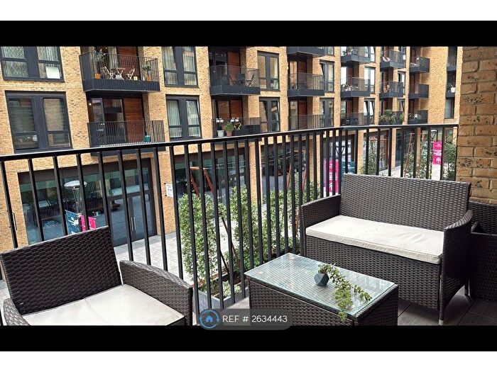 2 Bedroom Flat To Rent In Dray House, London, SW18