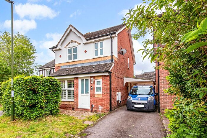3 Bedroom Detached House For Sale In Grenville Gardens, Chichester, PO19