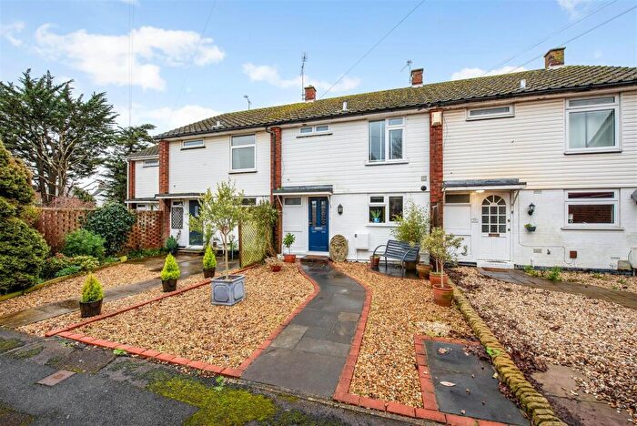 3 Bedroom Terraced House For Sale In Littlefield Road, Chichester, PO19