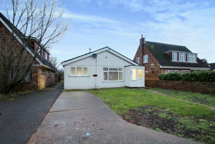 4 Bedroom Bungalow To Rent In Hardings Row, Iver, SL0