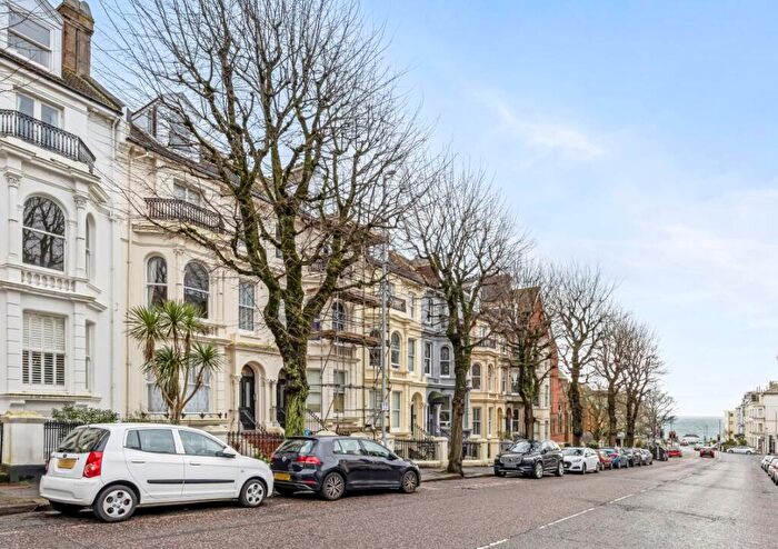 2 Bedroom Apartment For Sale In Flat Dunblair Court, - Upper Rock Gardens, Brighton, BN2