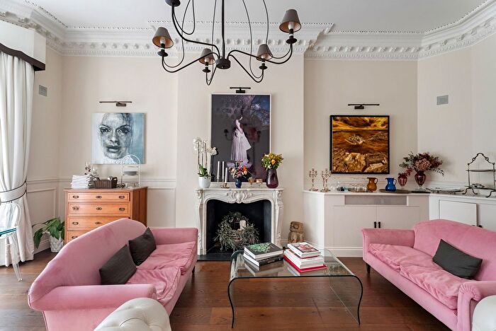 4 Bedroom Flat For Sale In Collingham Road, London, SW5