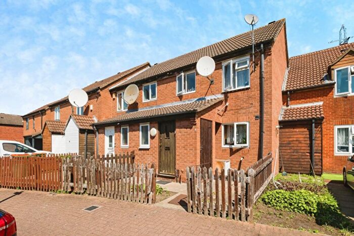 3 Bedroom Terraced House For Sale In Andrewes Gardens, Beckton, London, E6