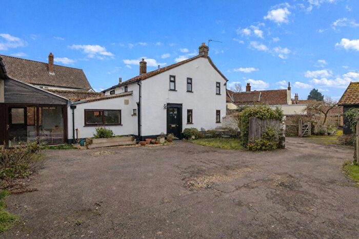 4 Bedroom Detached House For Sale In Copper Lane, Norwich, Norfolk, NR9