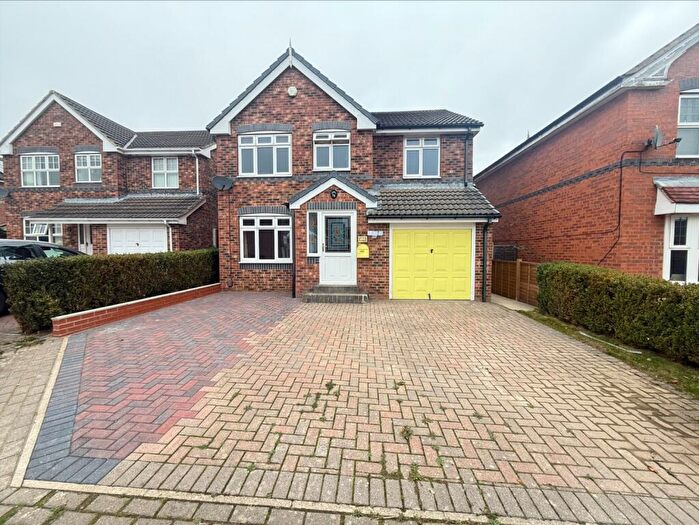 4 Bedroom Detached House To Rent In Ascot Gardens, Leeds, West Yorkshire, LS10