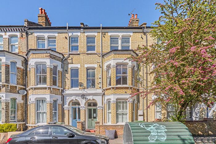 2 Bedroom Flat For Sale In Sandmere Road, Clapham, London, SW4