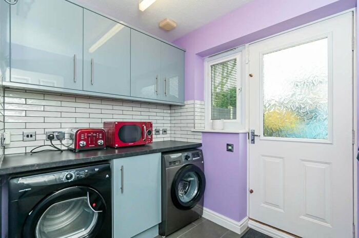 4 Bedroom Detached House For Sale In Tickhill Way, Rossington, Doncaster, DN11