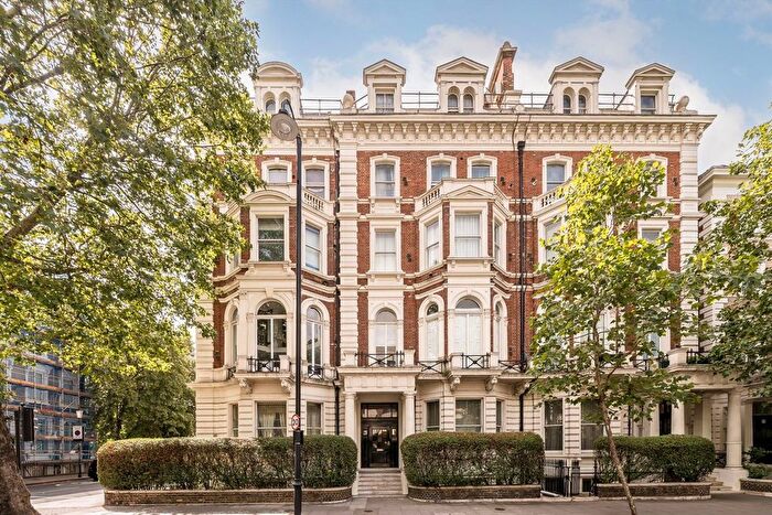 2 Bedroom Flat To Rent In Cromwell Road, Earls Court, SW5