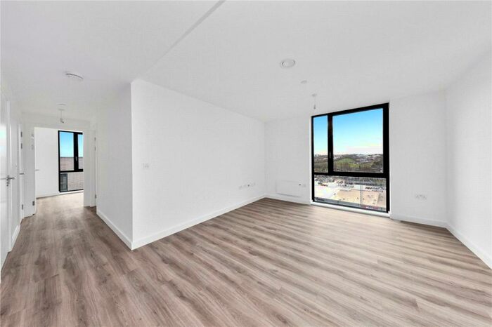 2 Bedroom Apartment To Rent In Calibra Court, Kimpton Road, Luton, LU2