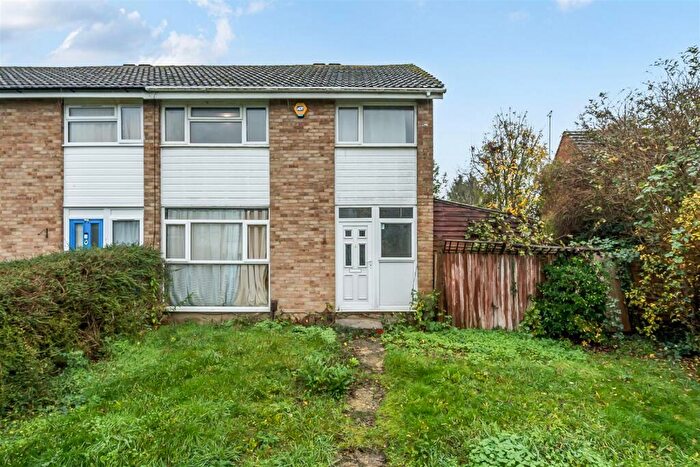 3 Bedroom End Of Terrace House For Sale In Blenheim Road, Maidenhead, SL6