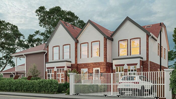 3 Bedroom Flat To Rent In Grosvenor Avenue, Carshalton, SM5