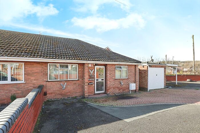 2 Bedroom Bungalow For Sale In Greendale Road, Atherstone, Warwickshire, CV9