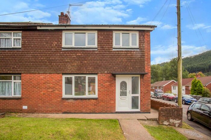 3 Bedroom Semi-Detached House To Rent In Darren Las, Merthyr Vale, Merthyr Tydfil, CF48