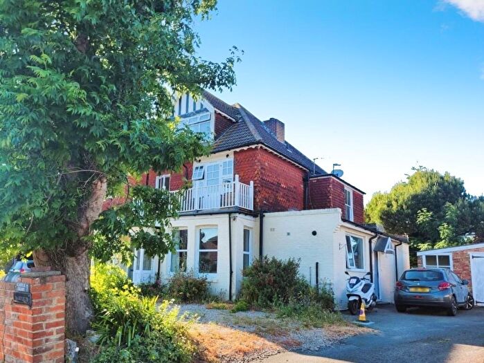 2 Bedroom Flat To Rent In Hillcrest Road, Hythe, CT21
