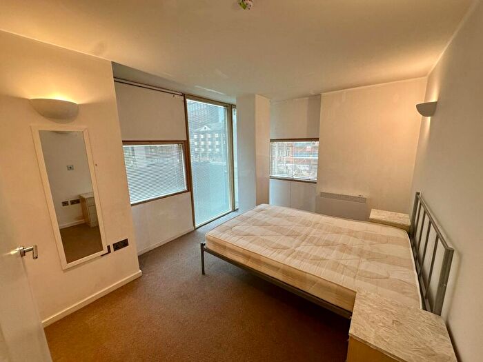 2 Bedroom Apartment To Rent In West Point, Wellington Street, LS1