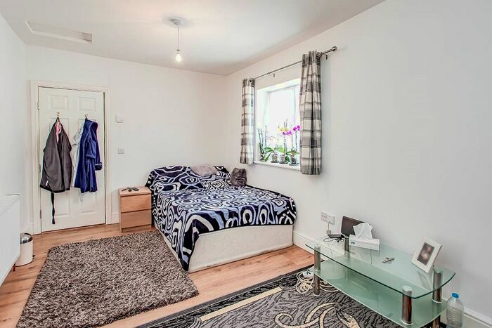 1 Bedroom Flat To Rent In St. Albans Road, Watford, WD24