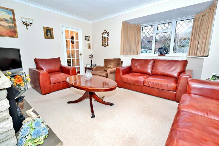 4 Bedroom Detached House For Sale In Lovelace Drive, Pyrford, Woking, Surrey, GU22