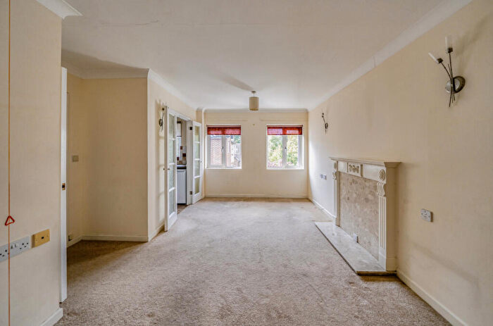 1 Bedroom Apartment For Sale In London Road, Headington, OX3