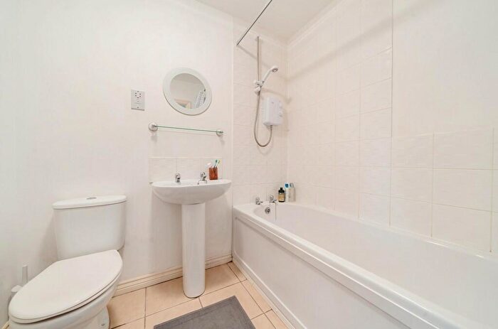 2 Bedroom Apartment To Rent In Dunnock Close, Ravenshead, NG15