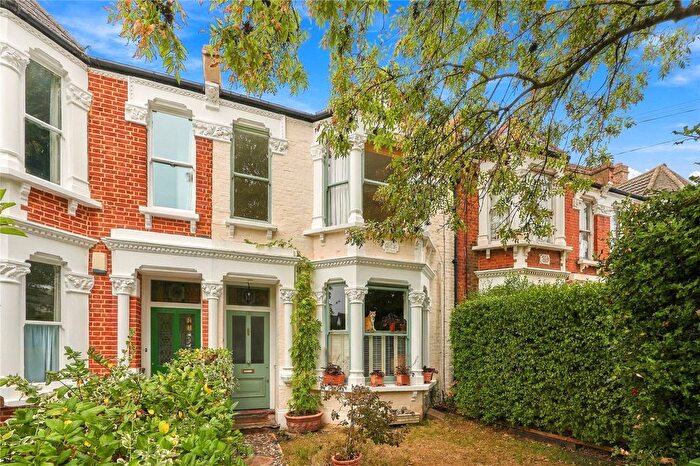 1 Bedroom Flat For Sale In Gleneagle Road, London, SW16