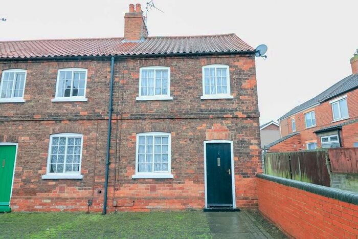 2 Bedroom Terraced House To Rent In Redbourne Street, Scunthorpe, DN16