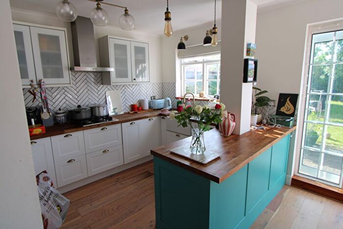 4 Bedroom Terraced House To Rent In Leamington Avenue, Merton, SM4