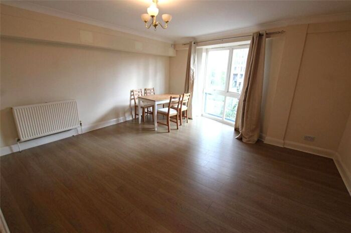2 Bedroom Apartment To Rent In Caraway Heights, Poplar High Street, London, E14