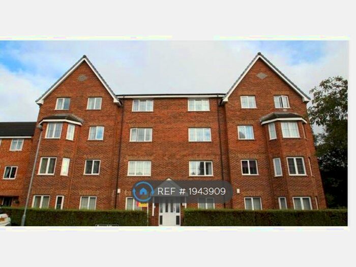 2 Bedroom Flat To Rent In Cromwell Mount, Pontefract, WF8
