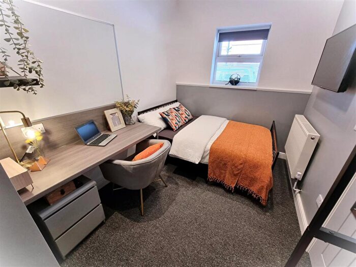 Studio To Rent In Yarborough Road - Studio For /, LN1