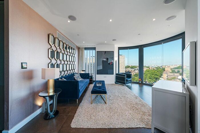 2 Bedroom Apartment To Rent In Chronicle Tower, B City Road, London, EC1V