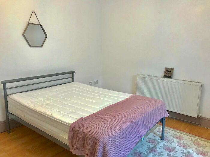 1 Bedroom Flat To Rent In B Hanover Street, Swansea, SA1