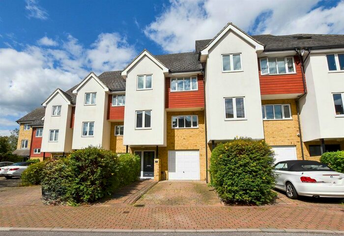 4 Bedroom Terraced House To Rent In Friars View, Aylesford, ME20