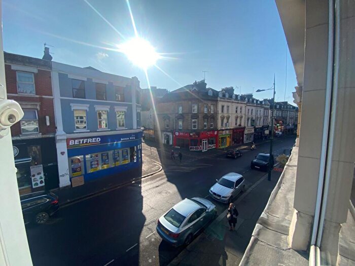 Flat To Rent In Domino Court, Bournemouth, BH1