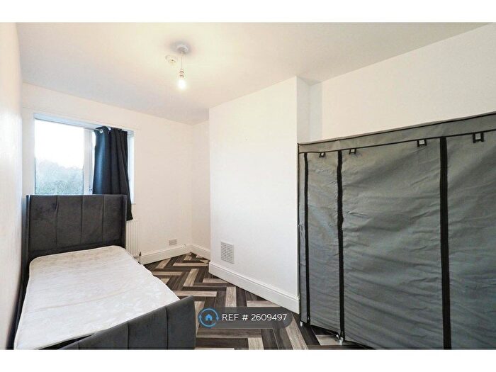 4 Bedroom End Terrace House To Rent In Forest Road, Sutton-In-Ashfield, NG17