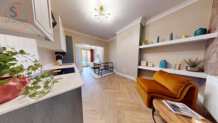 2 Bedroom Flat To Rent In Clive Road, Colliers Wood, London, SW19