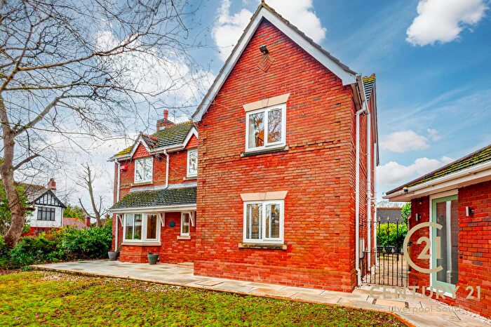 4 Bedroom Detached House For Sale In Stowe Close, Woolton, Liverpool, L25