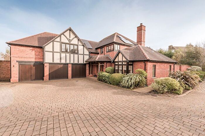 5 Bedroom Detached House For Sale In Mill Green Grove, Aldridge, Walsall, WS9