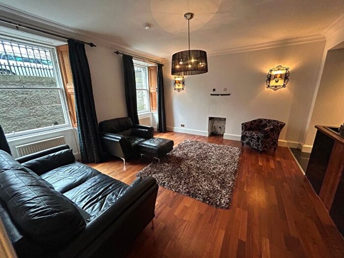 2 Bedroom Flat To Rent In Queens Gardens, West End, Aberdeen, AB15