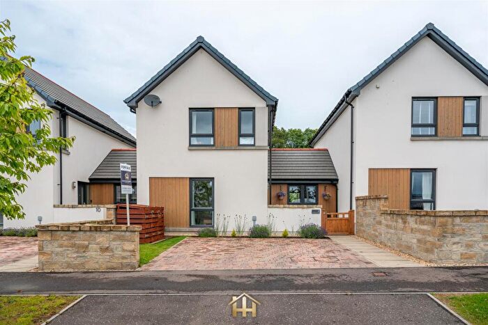 3 Bedroom Terraced House For Sale In Grayfaulds Road, Dundee, DD2