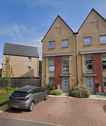 3 Bedroom Semi Detached House For Sale In Ribbans Park Road, Ipswich, IP3