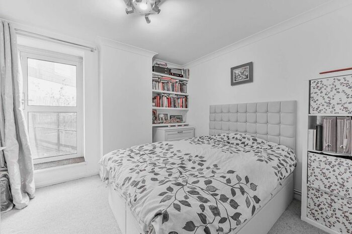 2 Bedroom Flat To Rent In Douglas Street, Westminster, London, SW1P