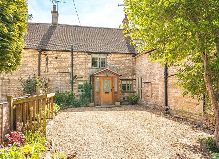 2 Bedroom Cottage For Sale In Old Neighbourhood, Chalford, GL6