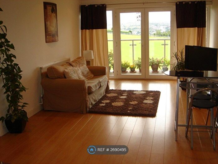 2 Bedroom Flat To Rent In Northfield Court, Sheffield, S10