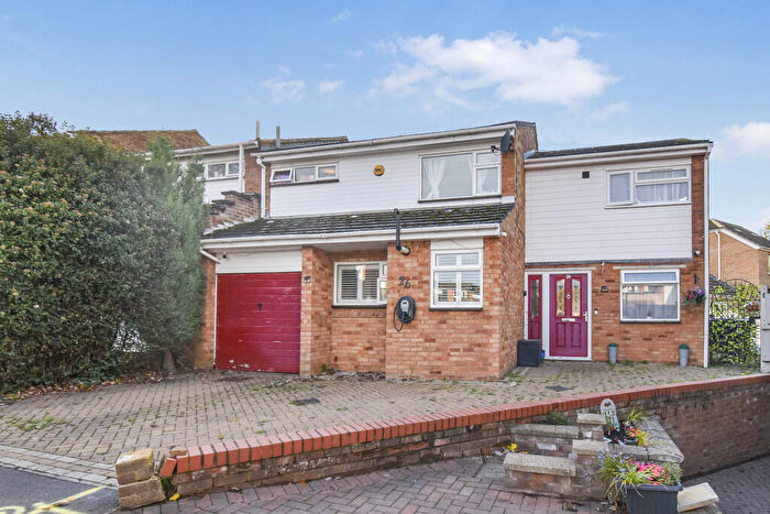 3 Bedroom Semi Detached House For Sale In Downside Gardens, Potton, Sandy, SG19