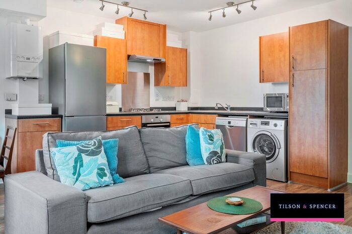 1 Bedroom Flat For Sale In Isobel Place, Seven Sisters, London, N15